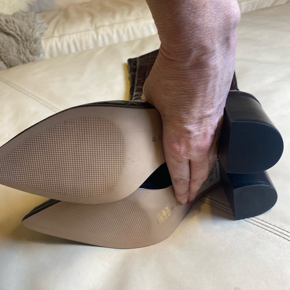 $258 SCHUTZ Maryana TALL DARK BROWN CROCODILE EMBOSSED Block Boot NEW size 11 - Picture 8 of 11